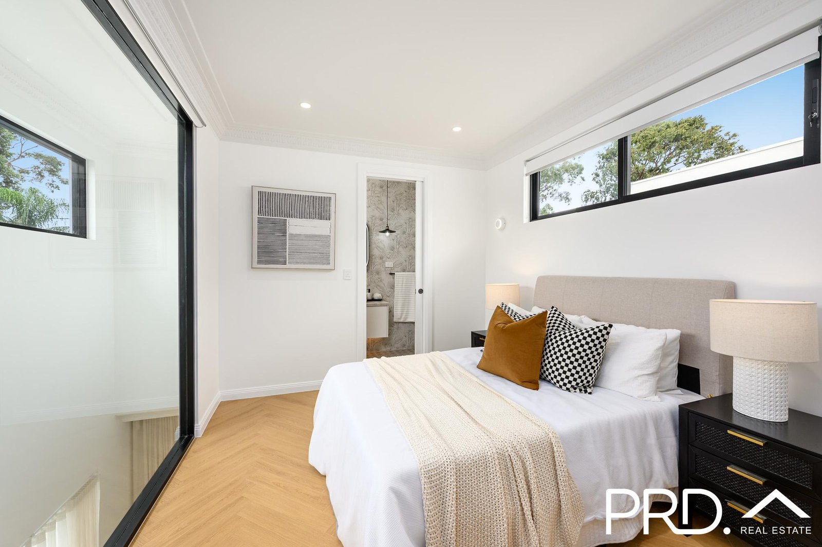 32a Monie Avenue EAST HILLS 11