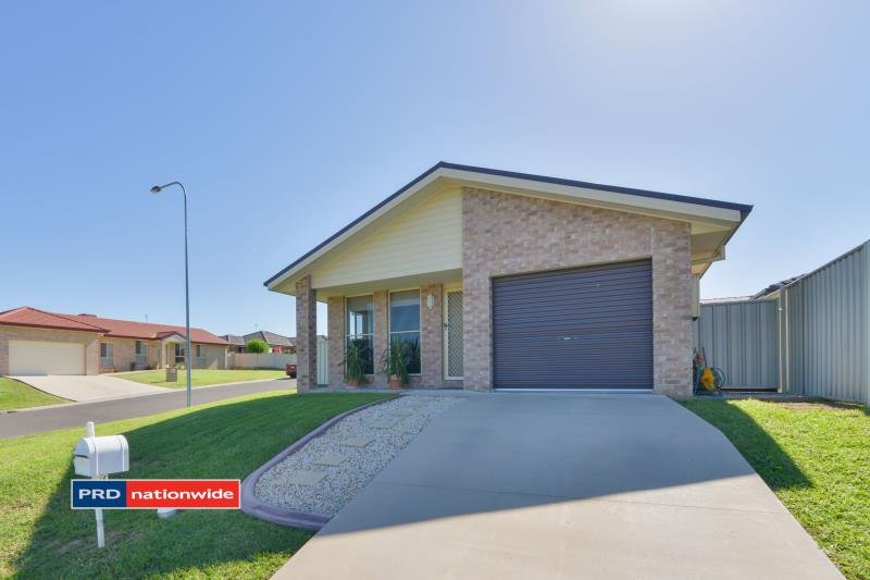 32a Orley Drive TAMWORTH 1