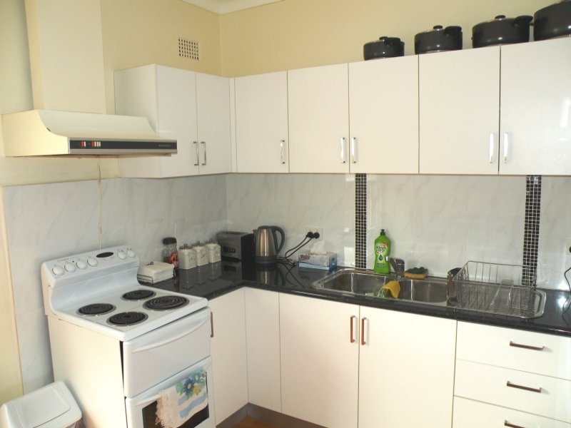 3/2A Winchester Street CARLTON 4