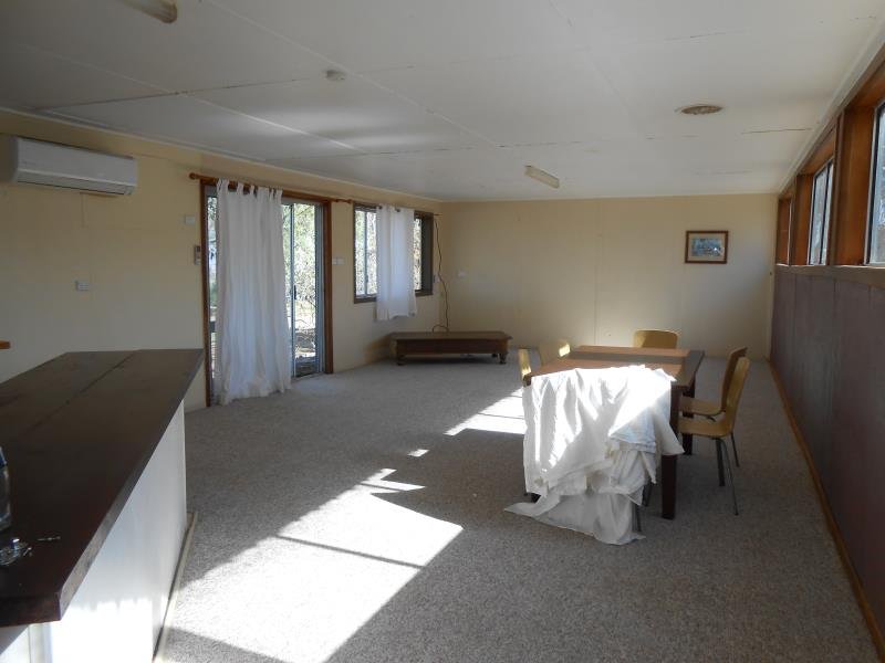 32B Henrys Lane TAMWORTH 2