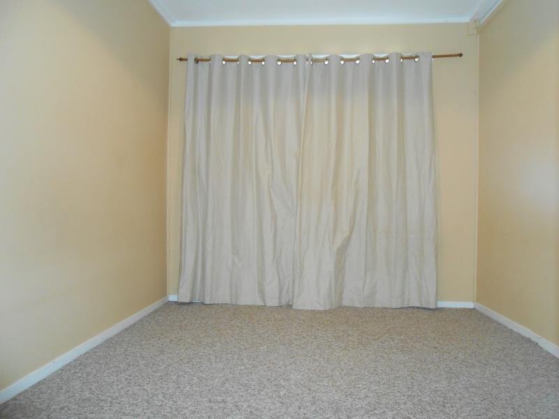 32B Henrys Lane TAMWORTH 3