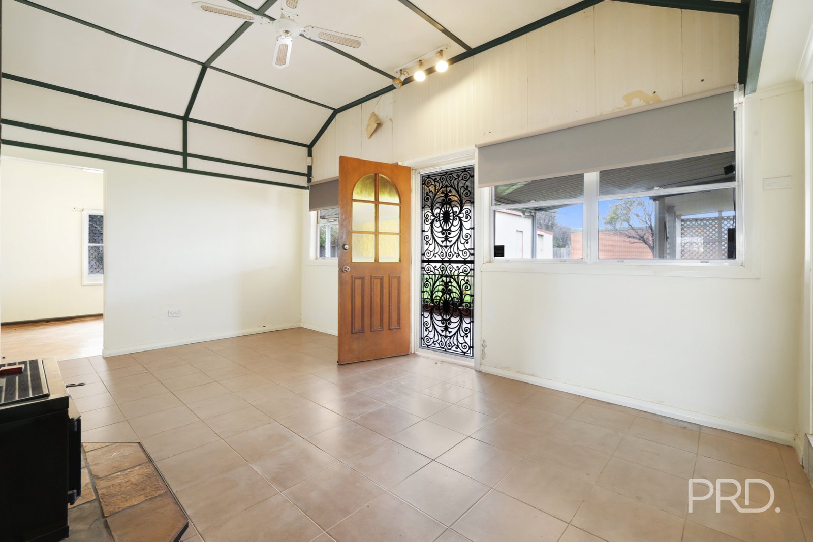 33-35 Bourke Street EAST TAMWORTH 11