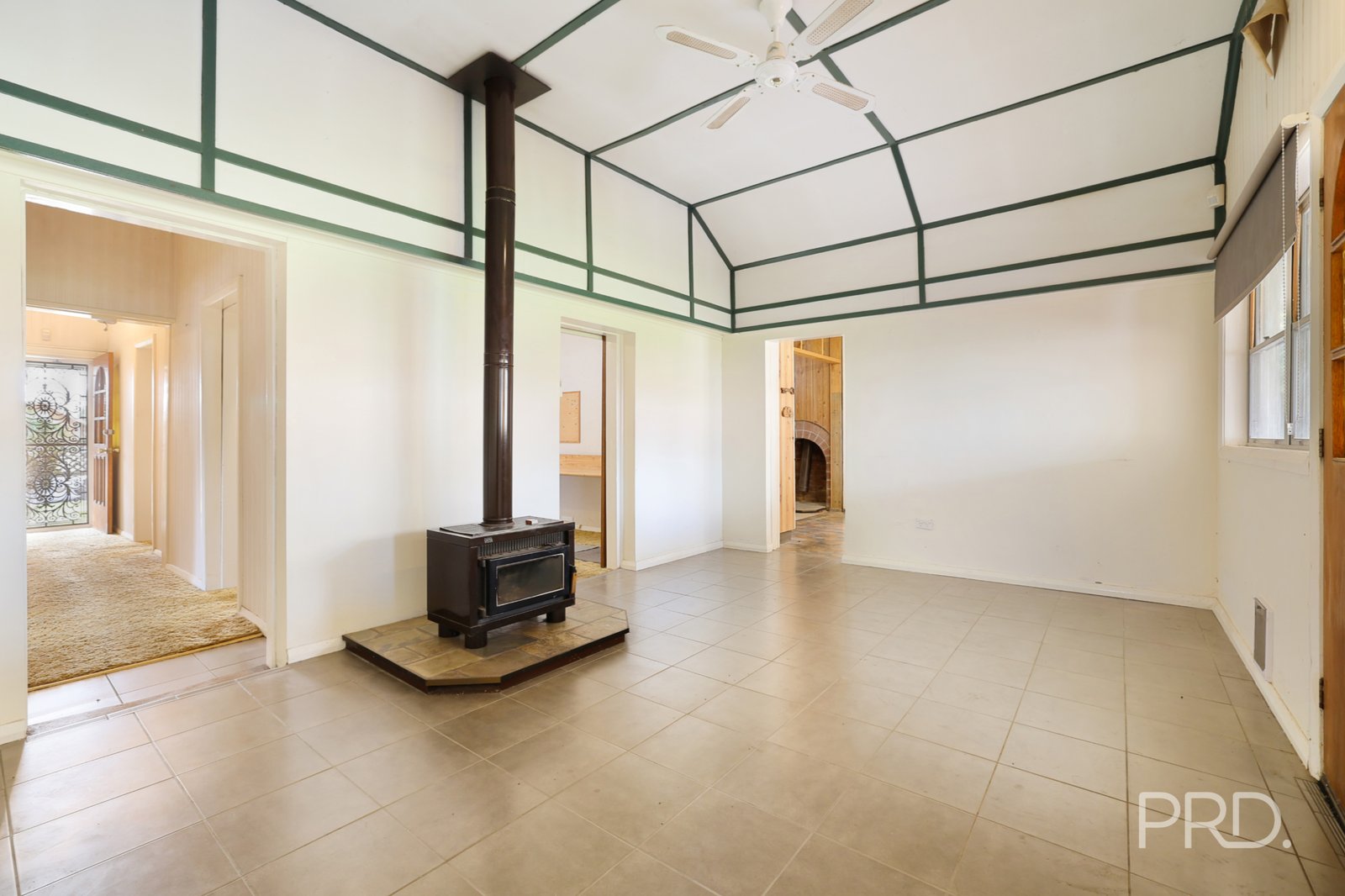 33-35 Bourke Street EAST TAMWORTH 14