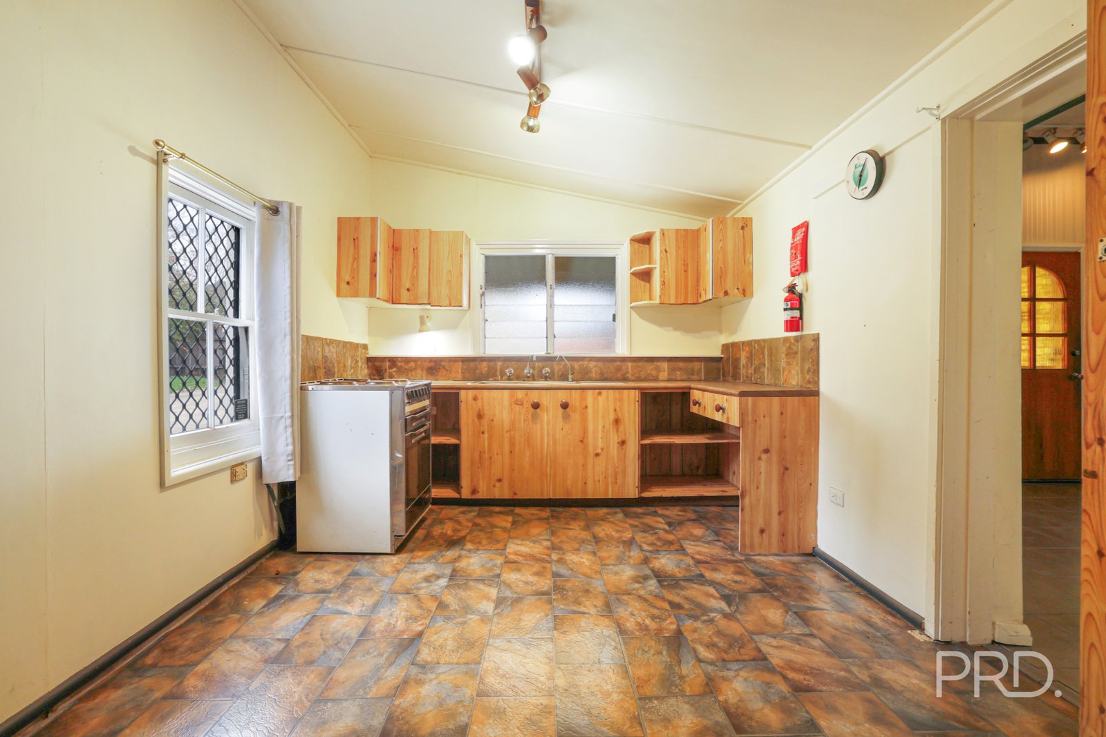 33-35 Bourke Street EAST TAMWORTH 15