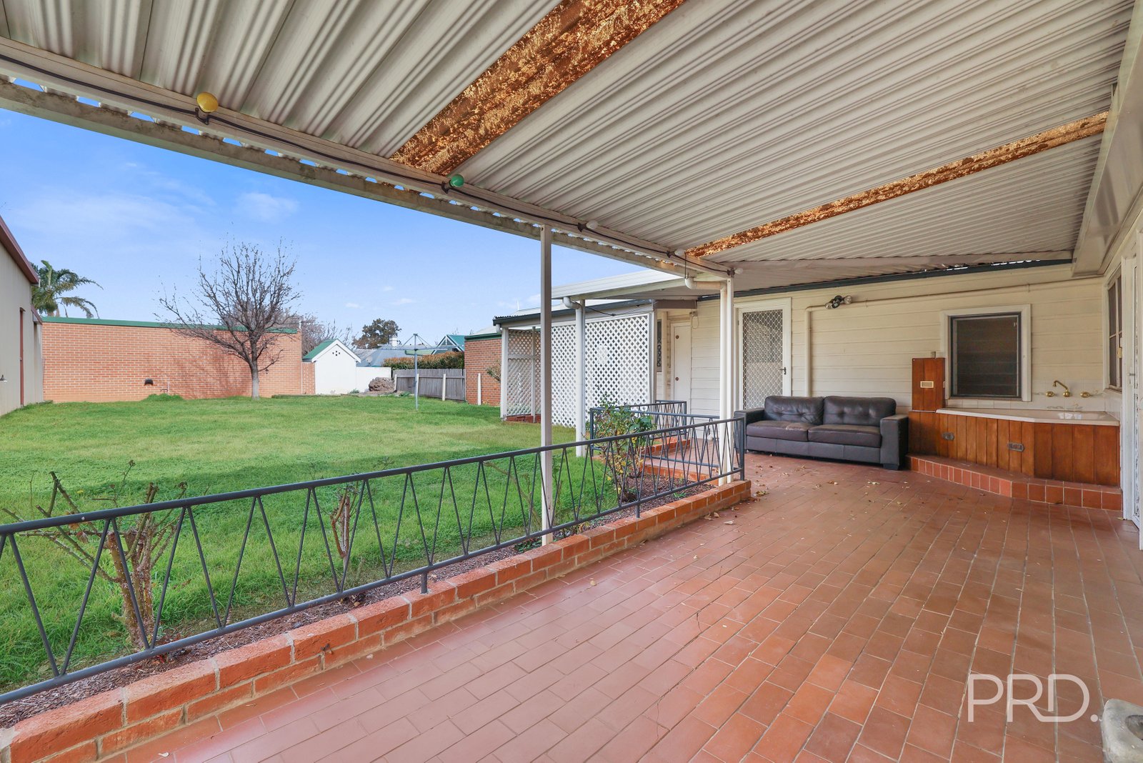 33-35 Bourke Street EAST TAMWORTH 24