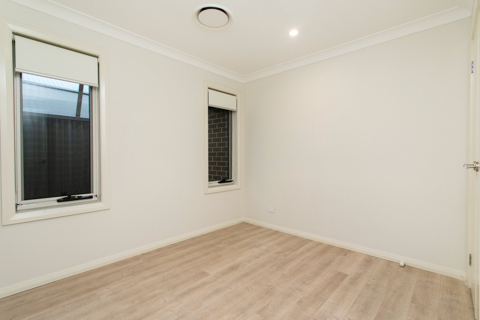 33 Academy Street JORDAN SPRINGS 9