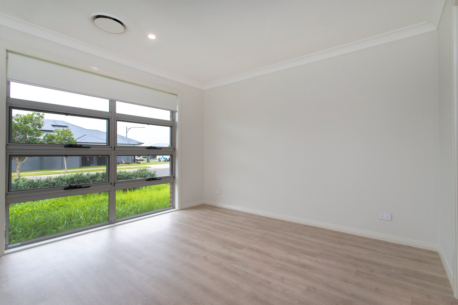 33 Academy Street JORDAN SPRINGS 11