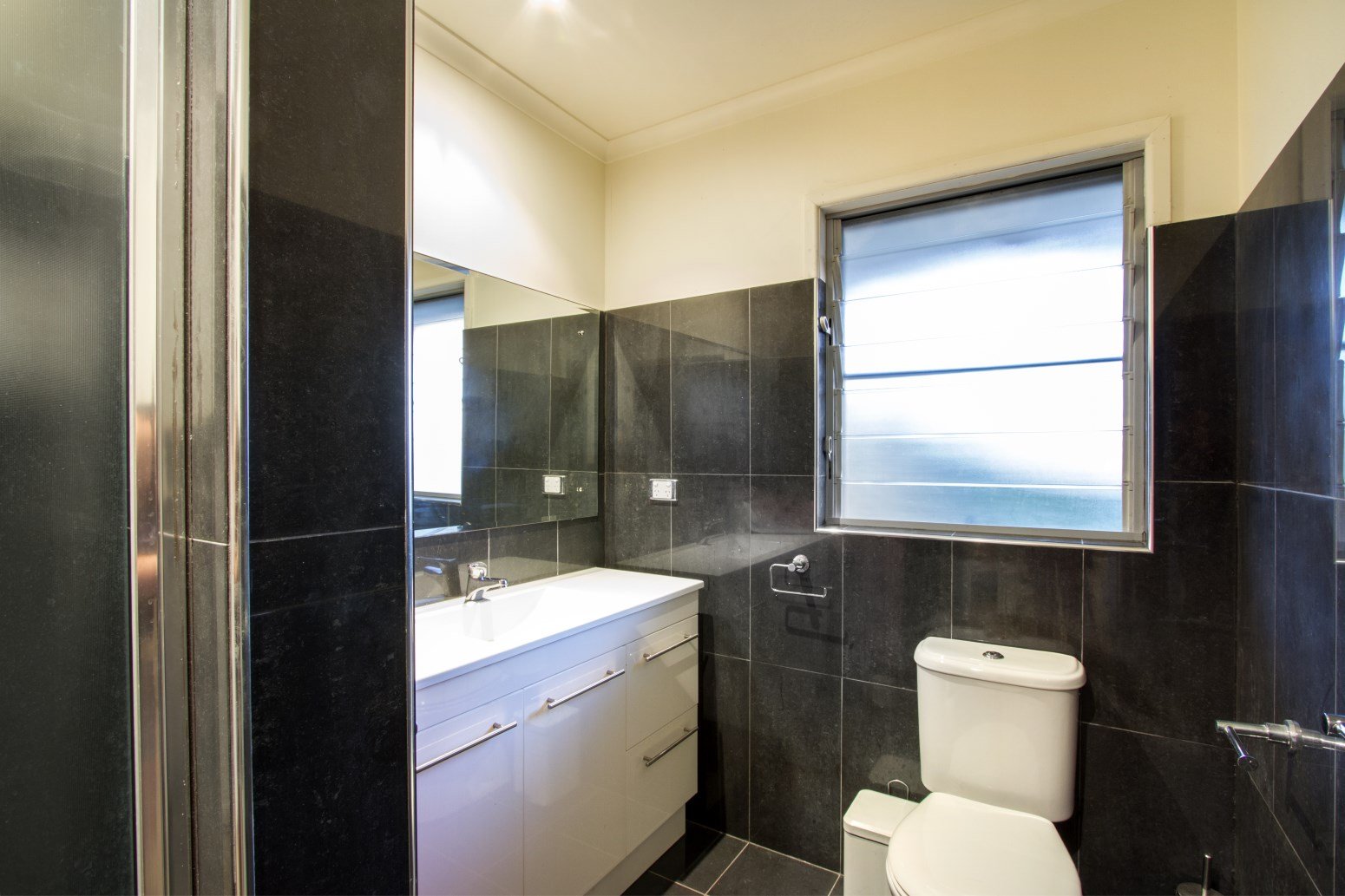 33 Airlie Crescent AIRLIE BEACH 15