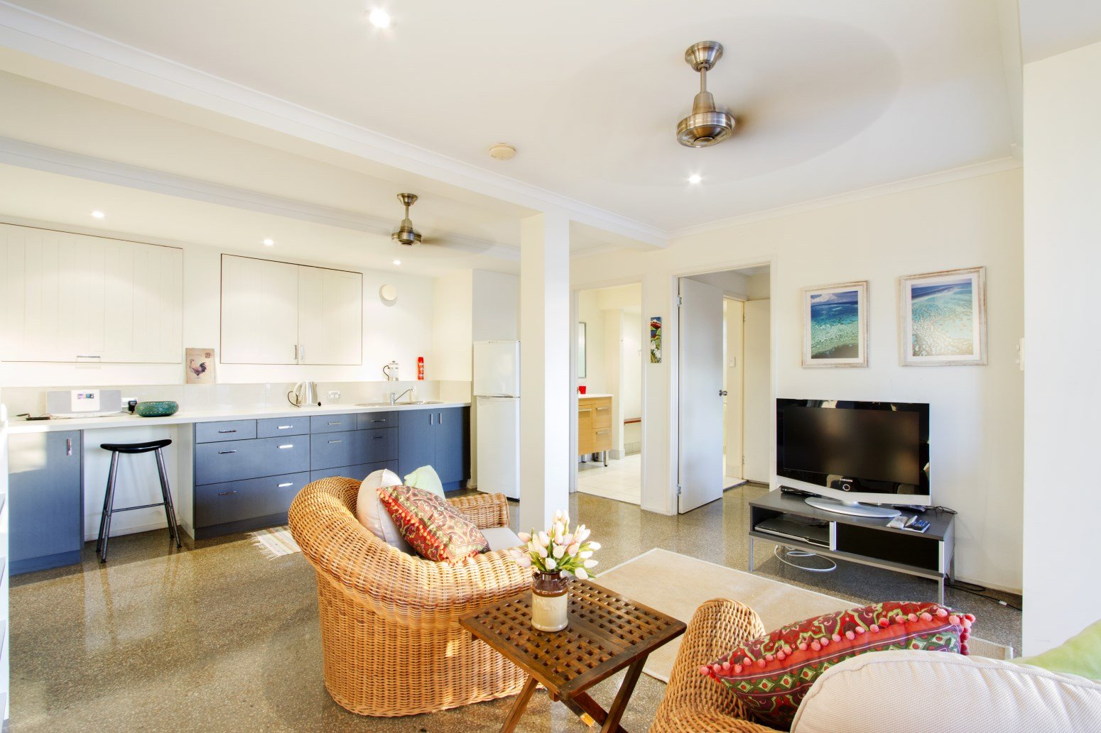 33 Airlie Crescent AIRLIE BEACH 17