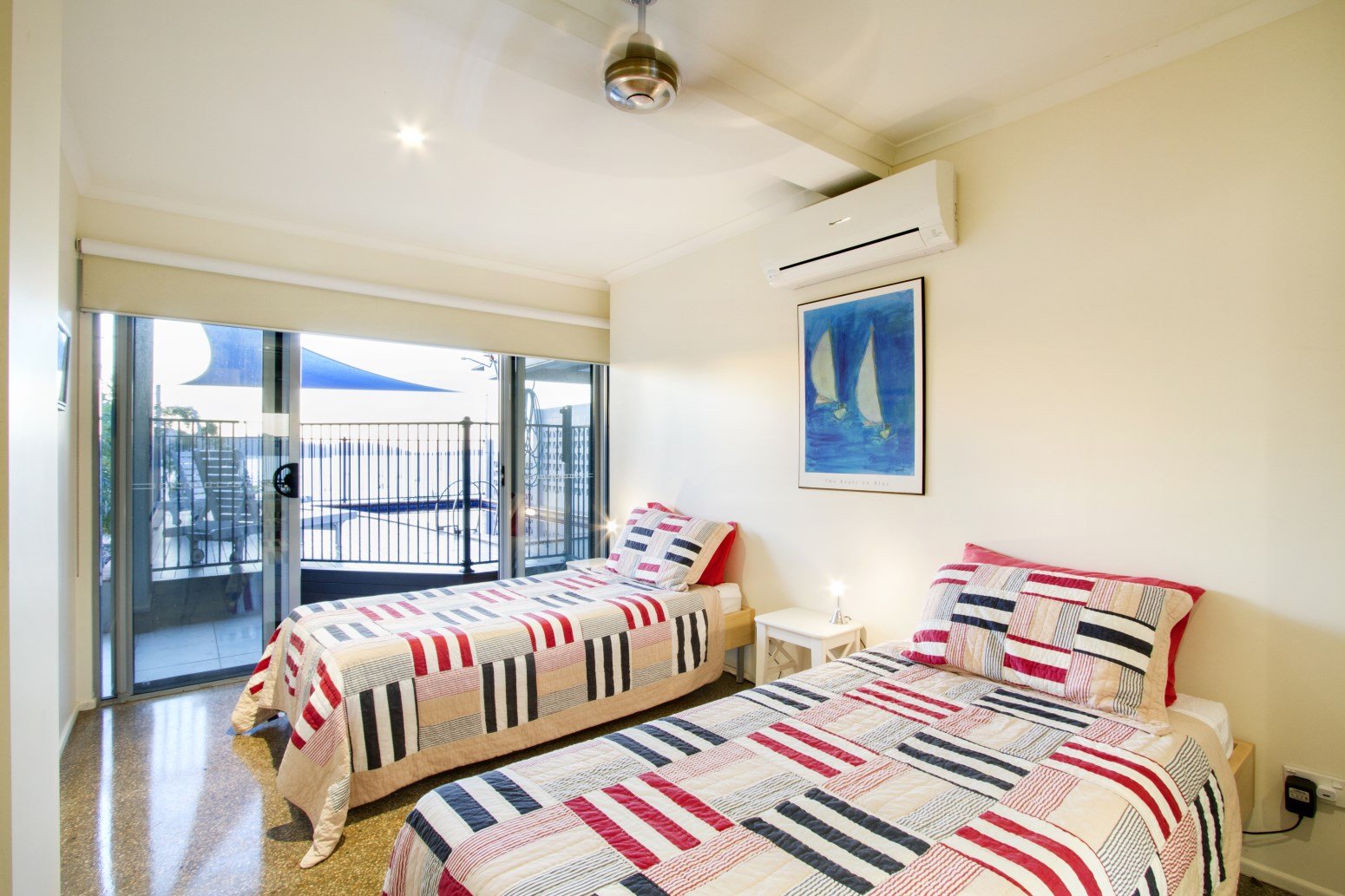 33 Airlie Crescent AIRLIE BEACH 20