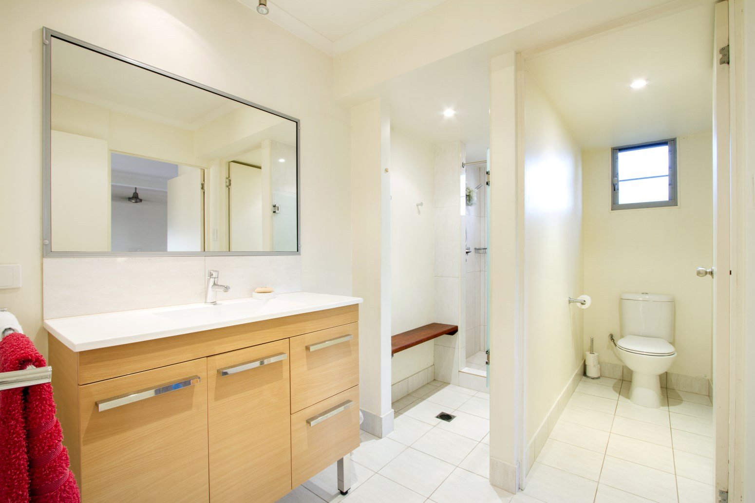 33 Airlie Crescent AIRLIE BEACH 21