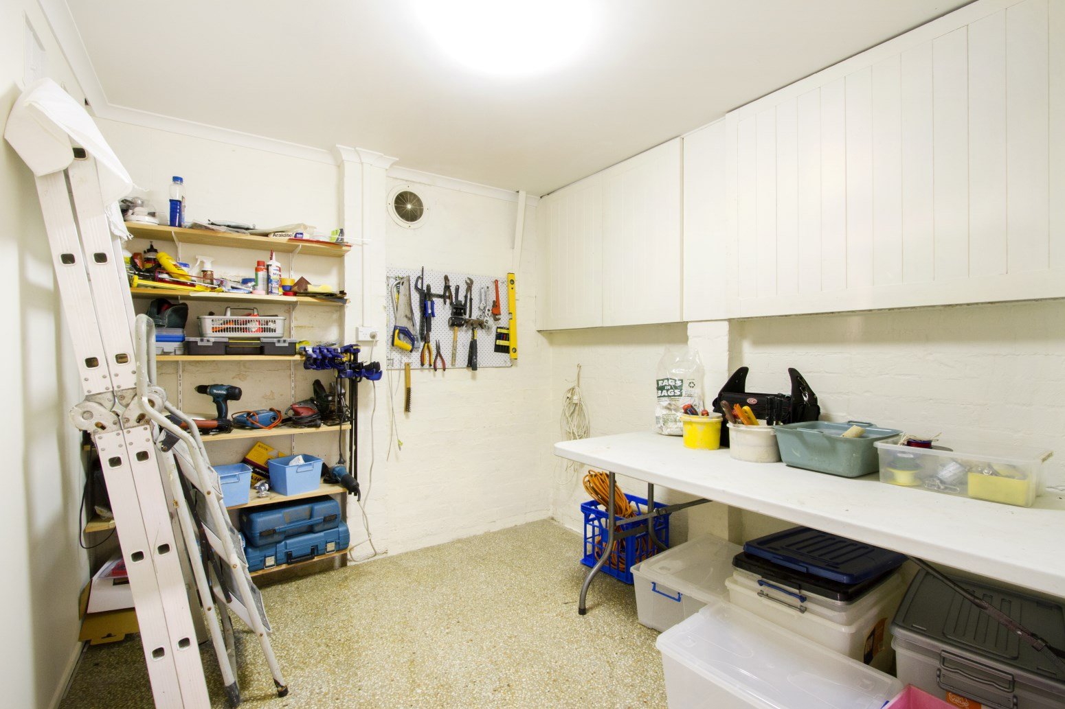 33 Airlie Crescent AIRLIE BEACH 22