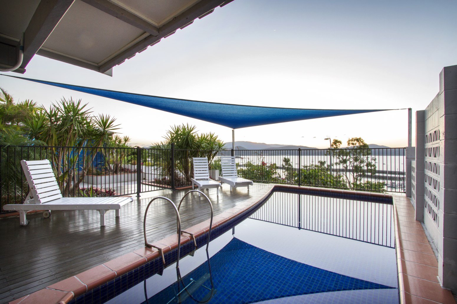 33 Airlie Crescent AIRLIE BEACH 23