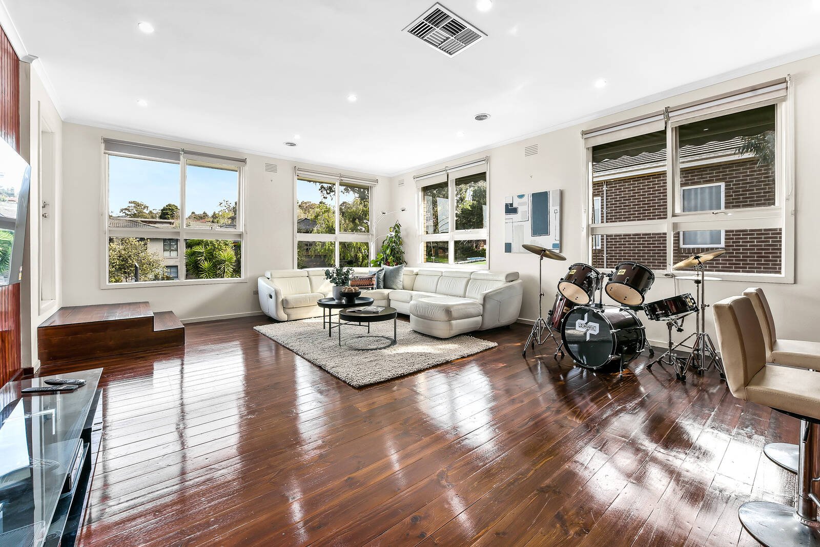 Gallery: 33 Alex Avenue