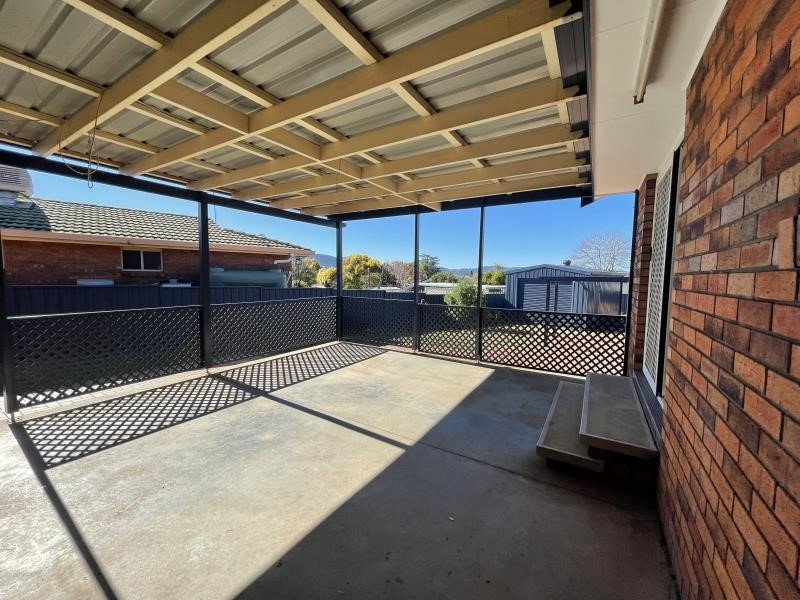33 Allawah Street TAMWORTH 7