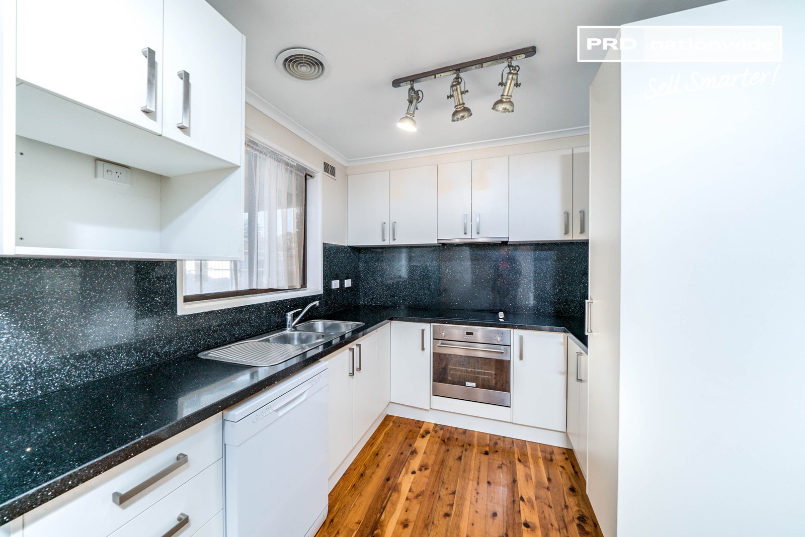 33 Anne Street TOLLAND 2