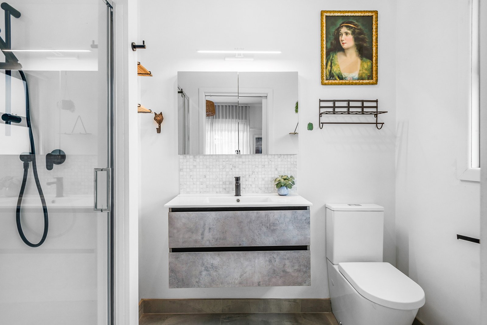 Real Estate and Property in 33 Anslow Street, Woodend, VIC