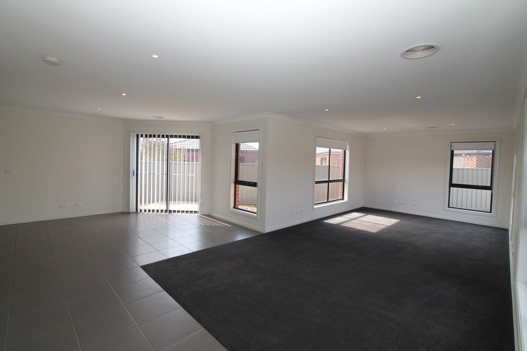 33 Ashwood Gardens MINERS REST 2