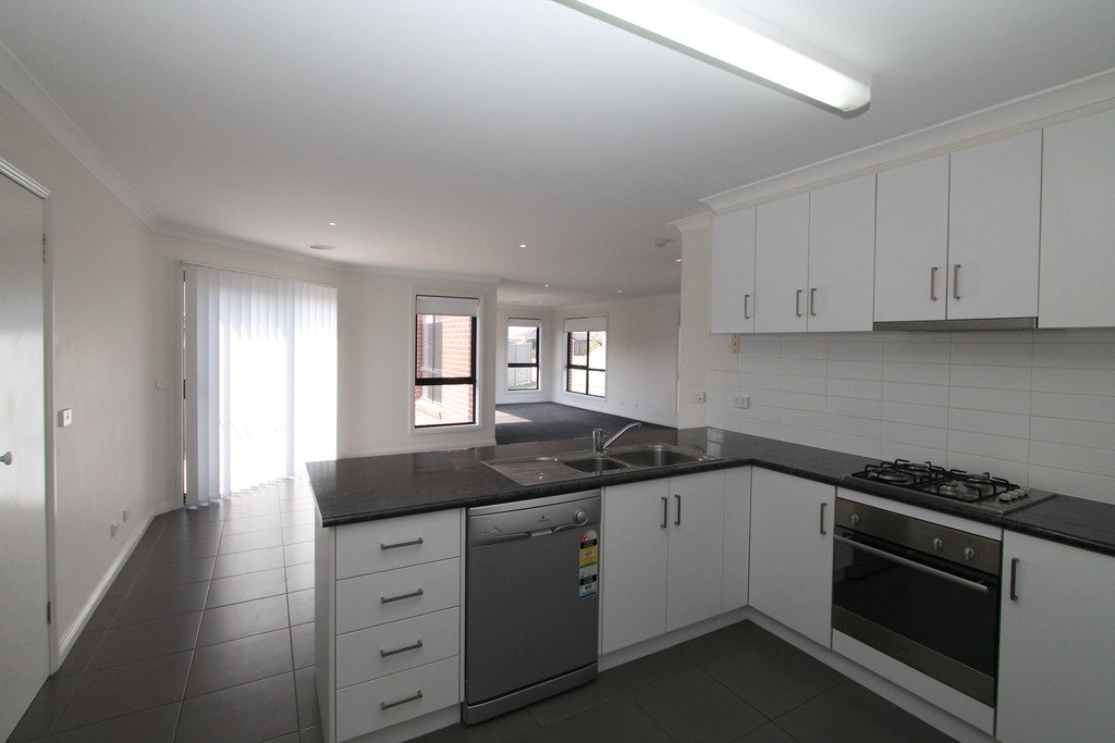 33 Ashwood Gardens MINERS REST 3