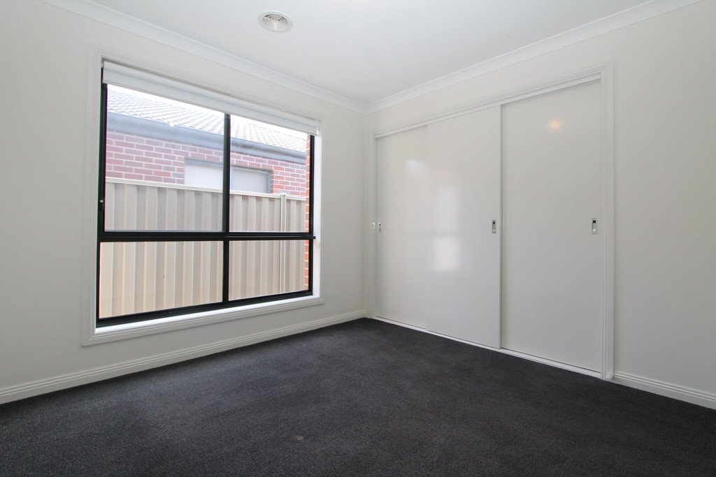 33 Ashwood Gardens MINERS REST 8