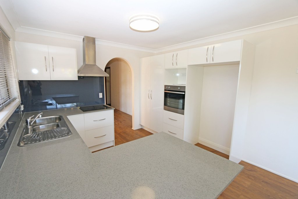 33 Bambarra Street SOUTHPORT 2