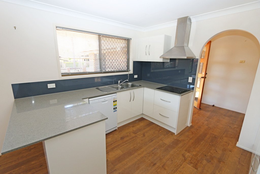 33 Bambarra Street SOUTHPORT 3