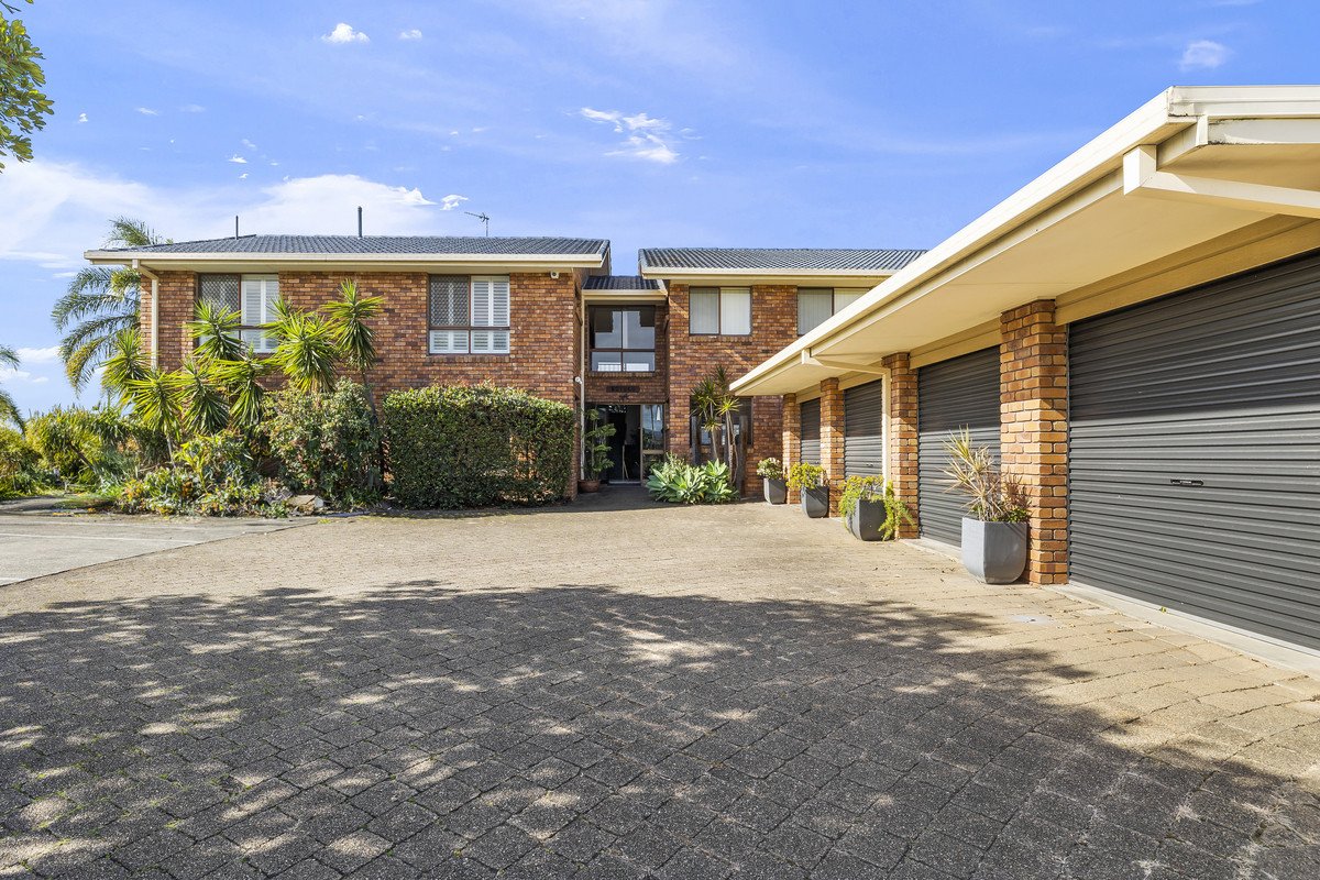 3/3 Barbet Place Burleigh Waters 1