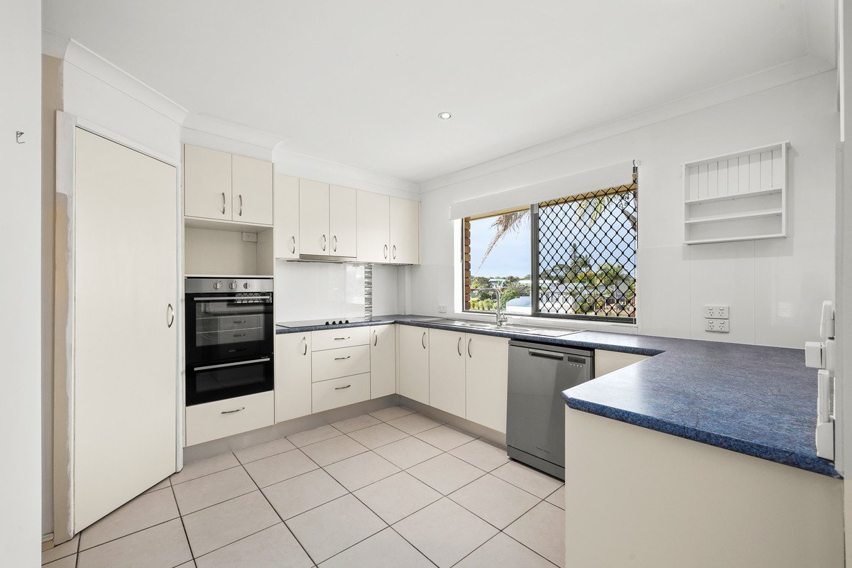 3/3 Barbet Place Burleigh Waters 4