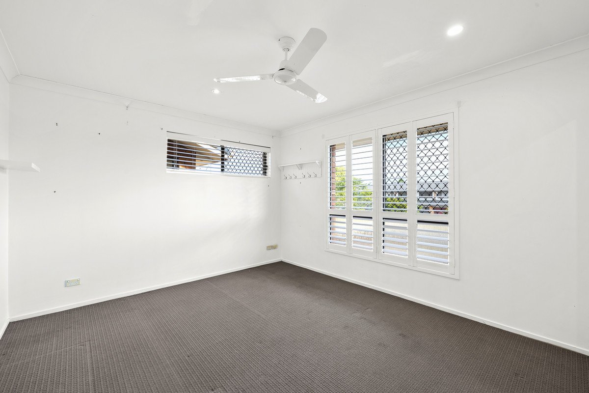 3/3 Barbet Place Burleigh Waters 5