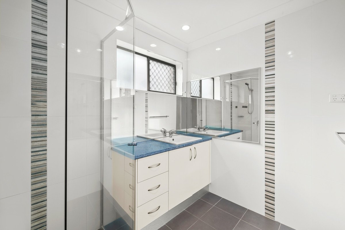 3/3 Barbet Place Burleigh Waters 6