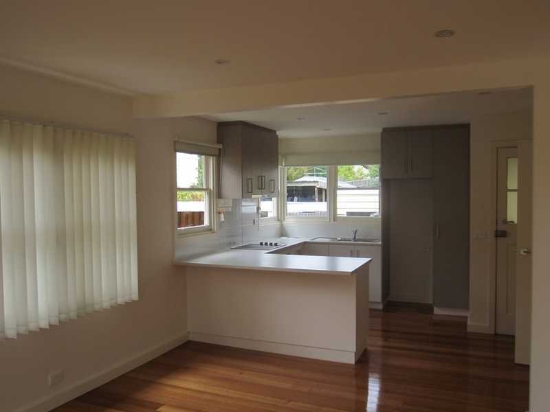 33 Bayfield Street BELLERIVE 2