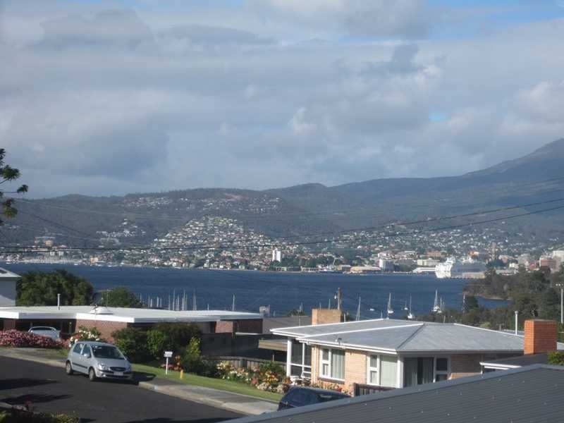 33 Bayfield Street BELLERIVE 9