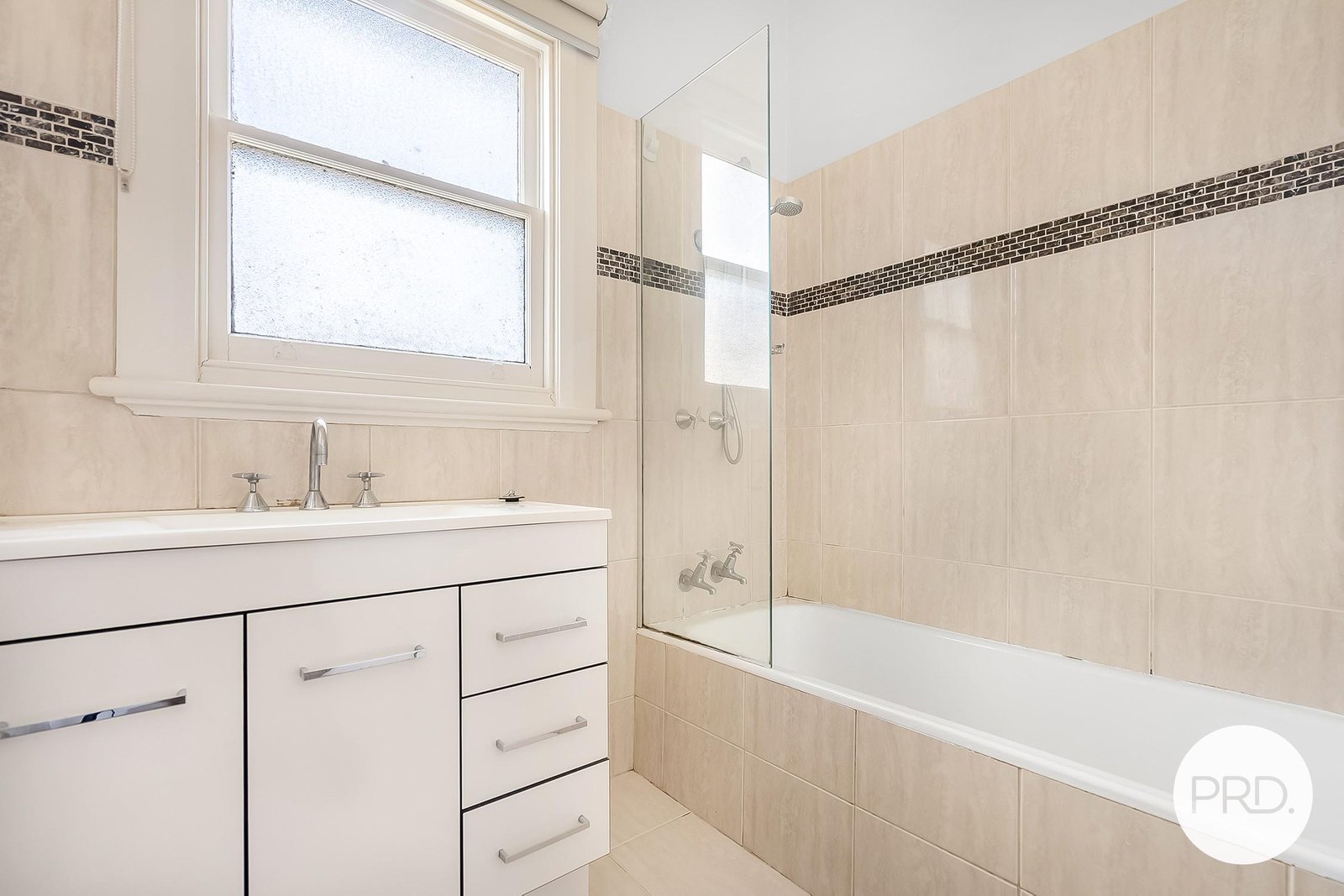 33 Bayfield Street BELLERIVE 9