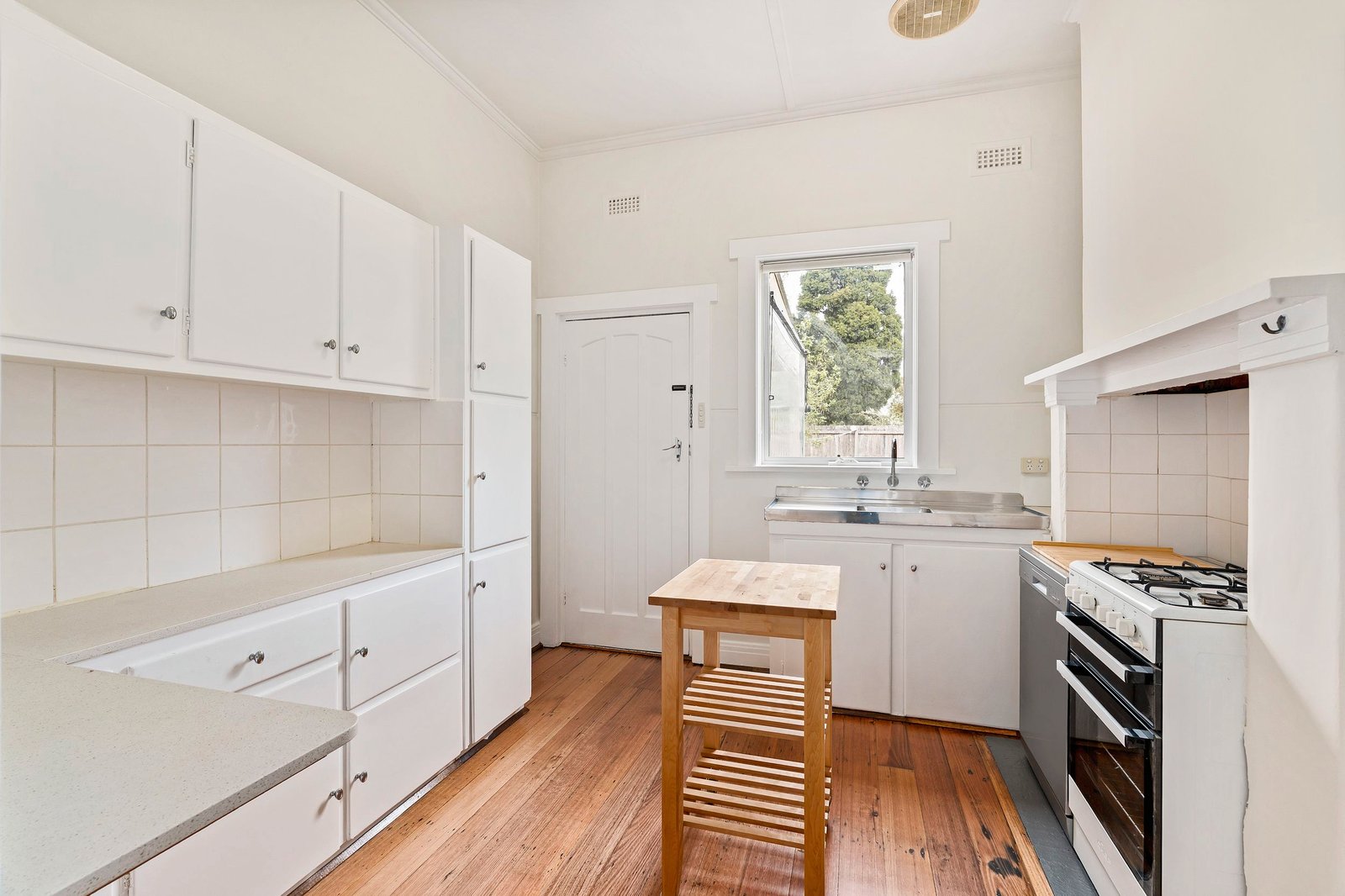 Real Estate and Property in 33 Beech Street, Caulfield South, VIC