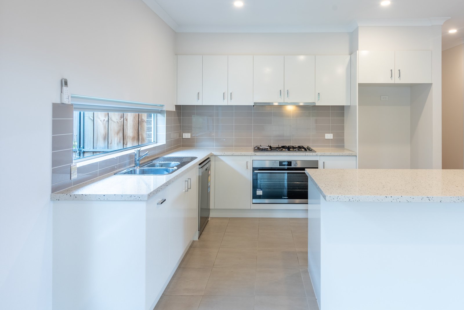 Gallery: 3/3 Bembridge Avenue