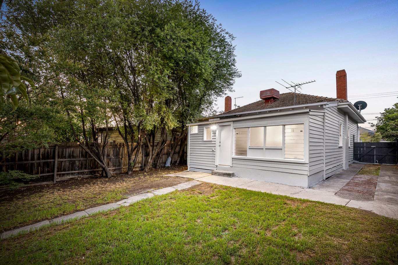Gallery: 33 Benbow Street
