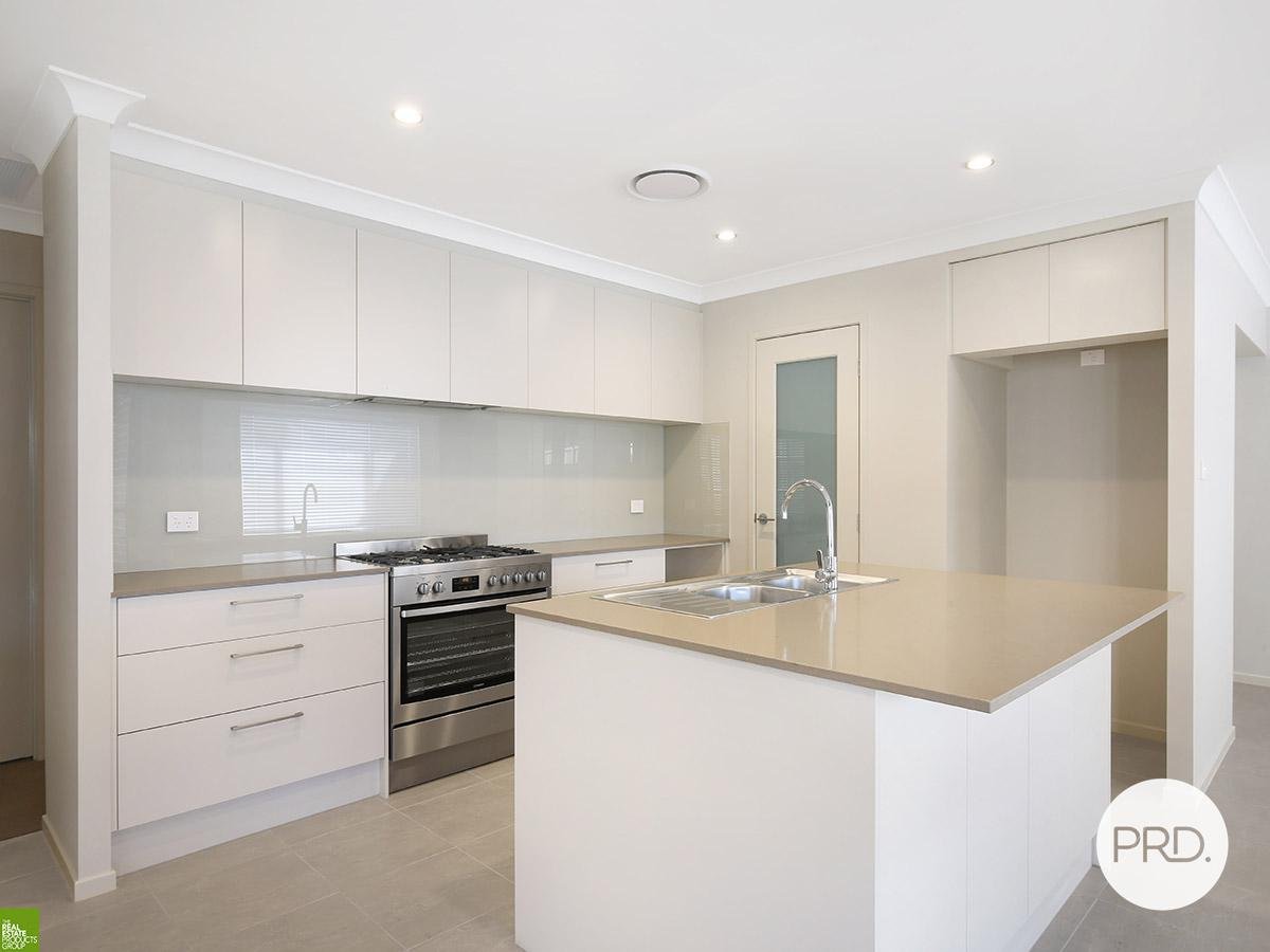 33 Bodalla Street TULLIMBAR 2