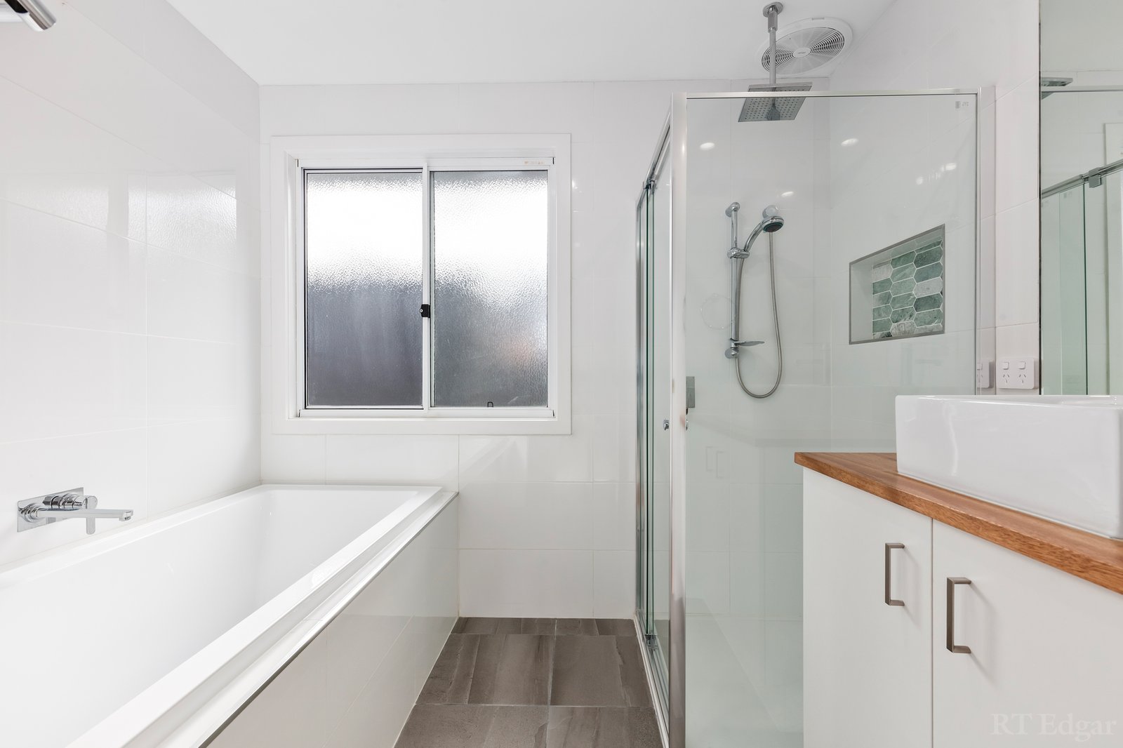 Real Estate and Property in 33 Bonnyvale Road, Ocean Grove, VIC