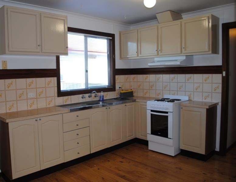 33 Buna Street ASHMONT 3