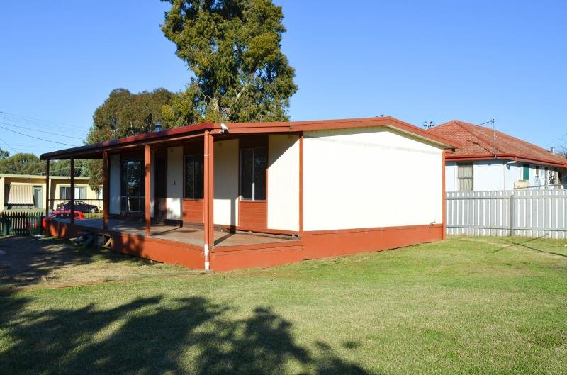 33 Buna Street ASHMONT 1