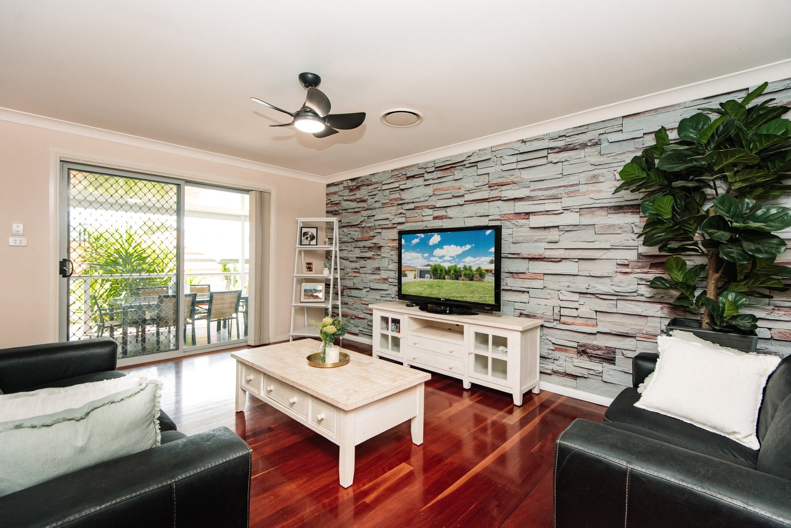 33 Campbell Road TAMWORTH 3