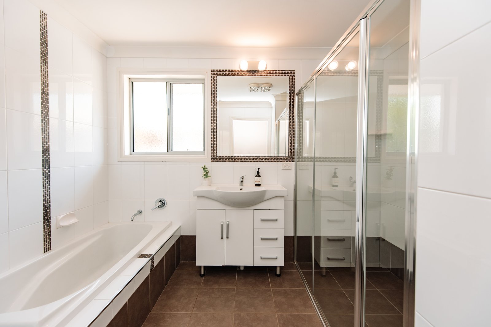 33 Campbell Road TAMWORTH 13