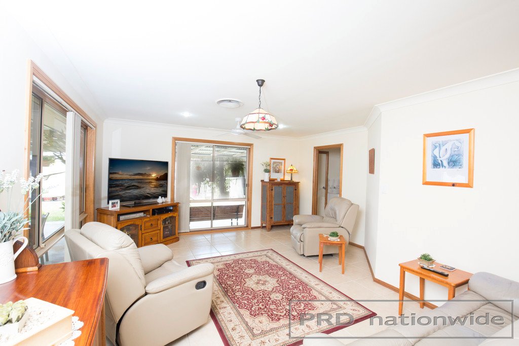 33 Canterbury Drive RAWORTH 8