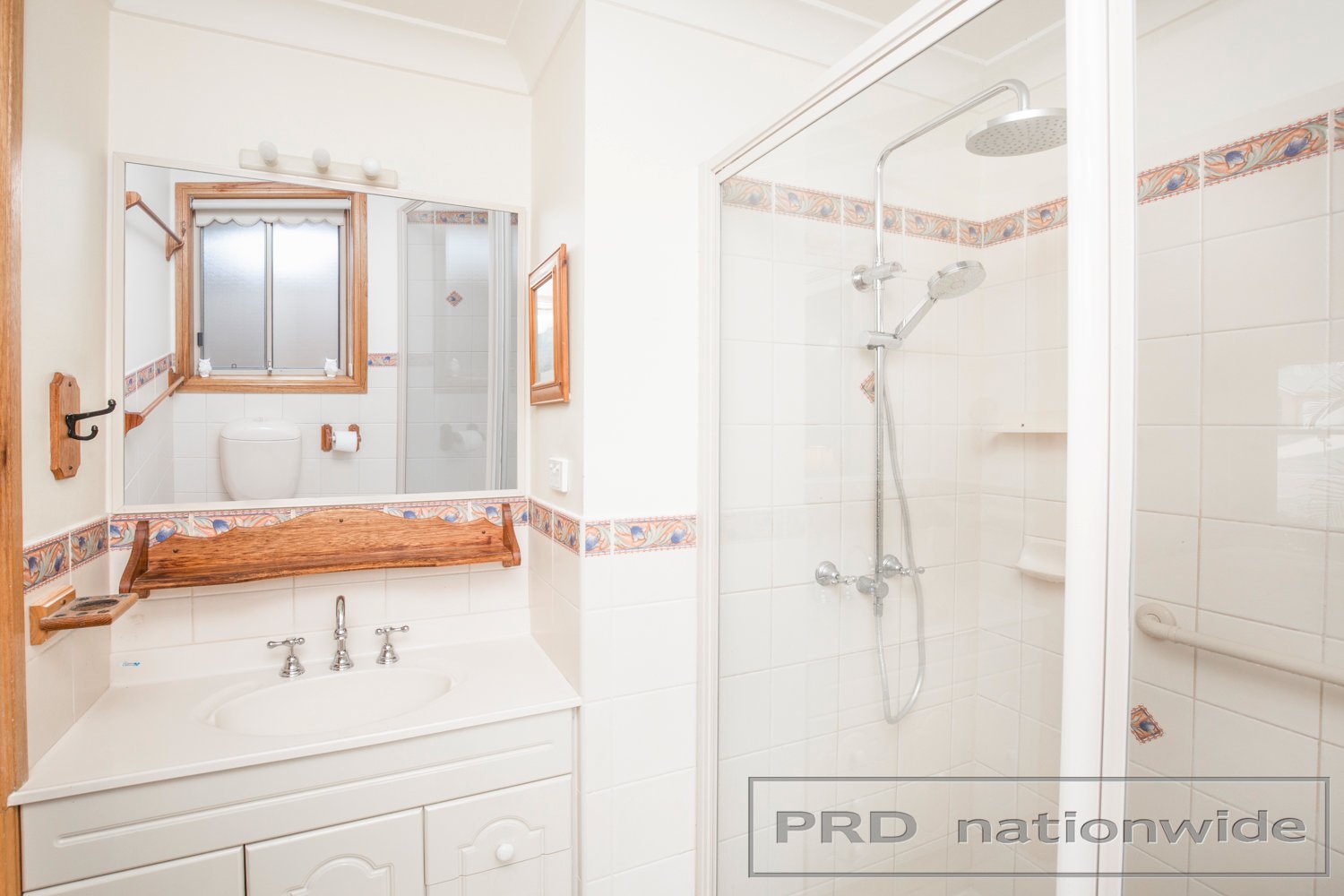 33 Canterbury Drive RAWORTH 10