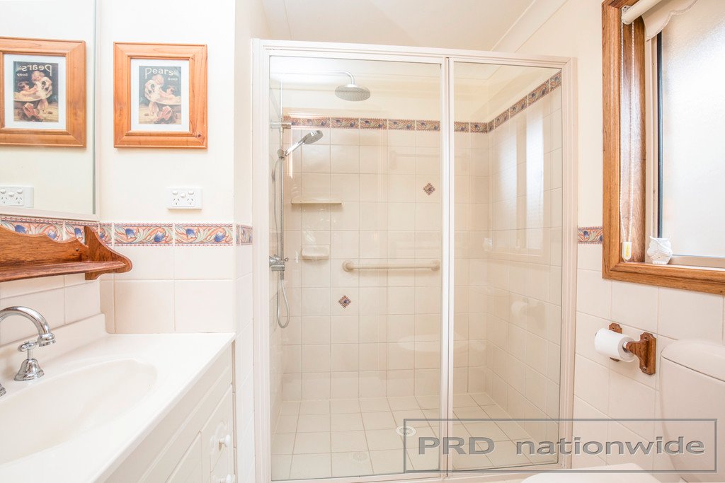 33 Canterbury Drive RAWORTH 13