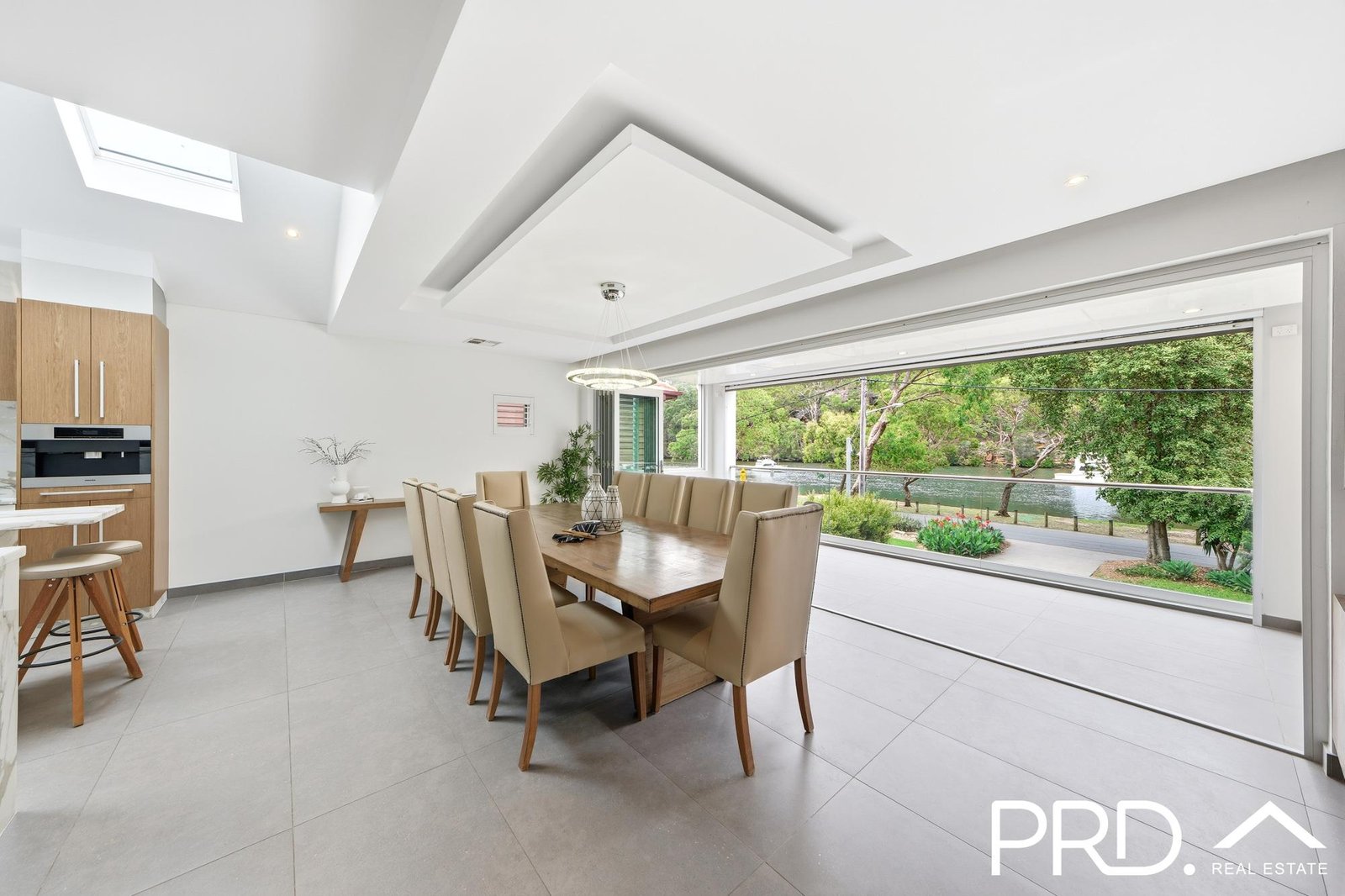 33 Carinya Road PICNIC POINT 2