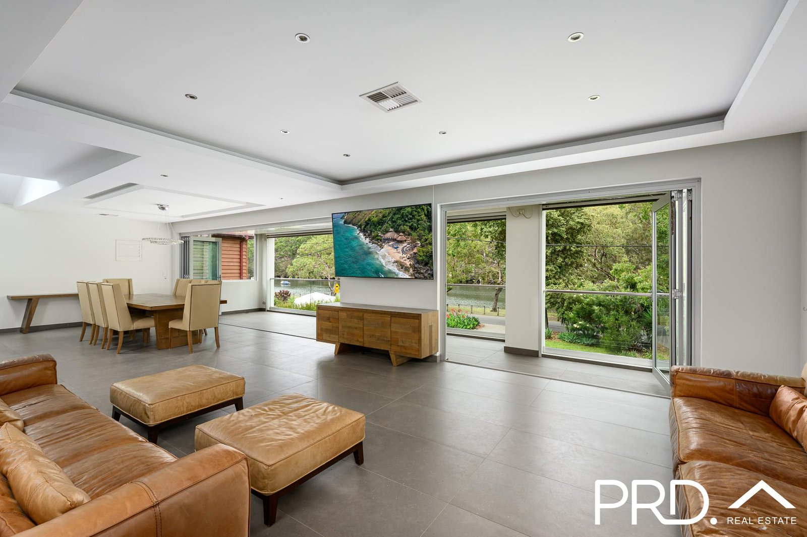 33 Carinya Road PICNIC POINT 4