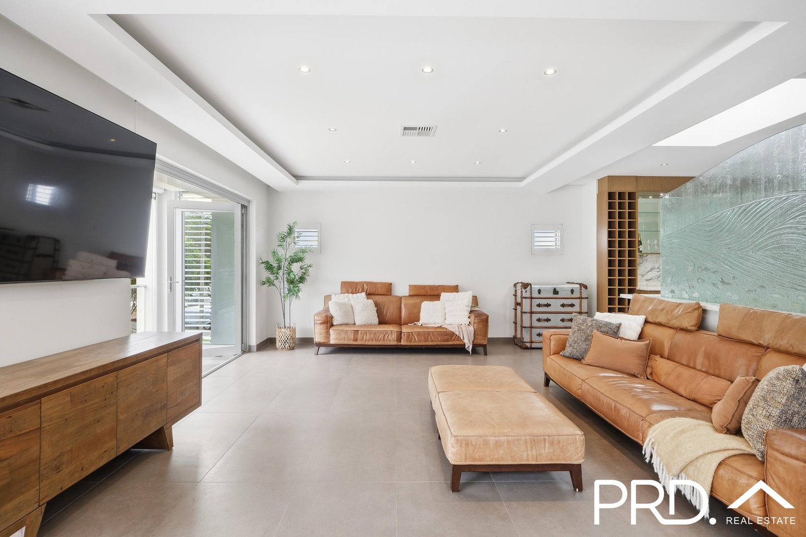 33 Carinya Road PICNIC POINT 5