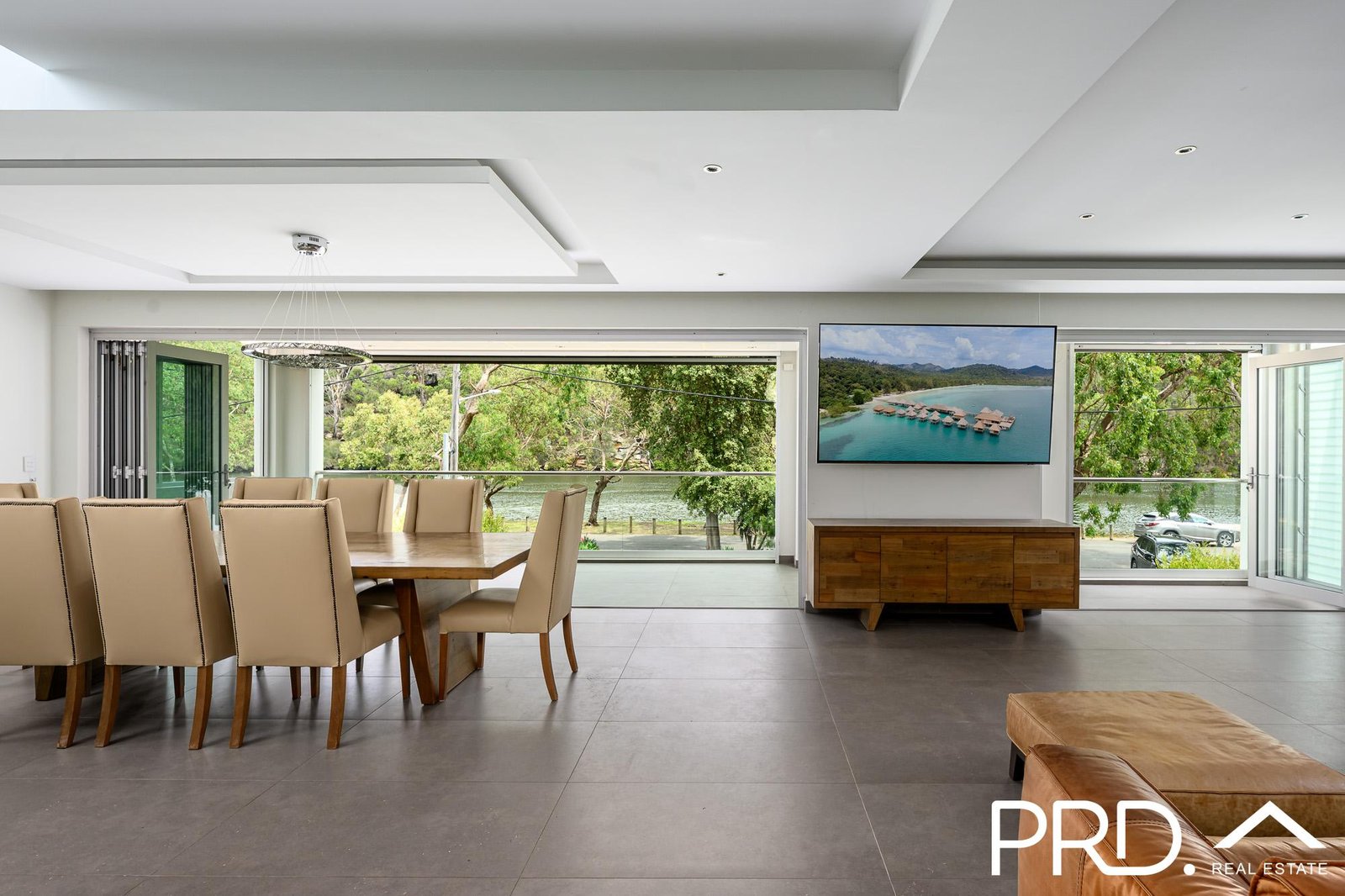 33 Carinya Road PICNIC POINT 6