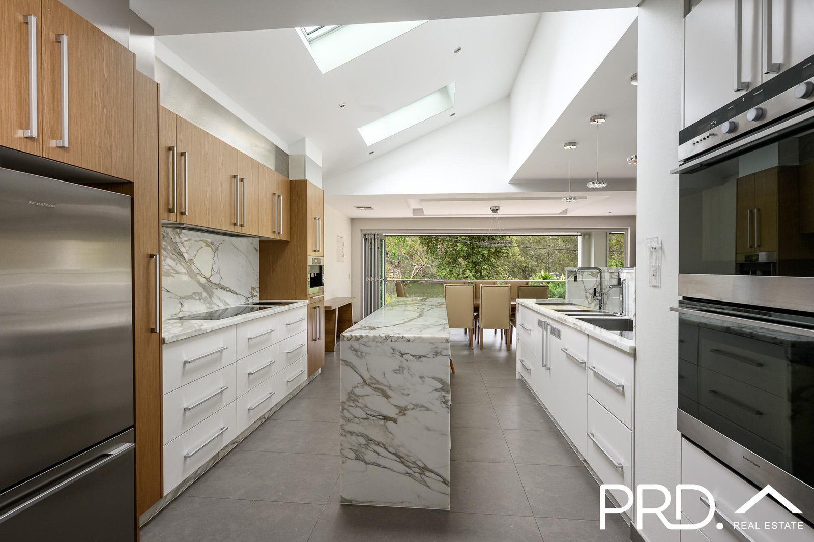 33 Carinya Road PICNIC POINT 8